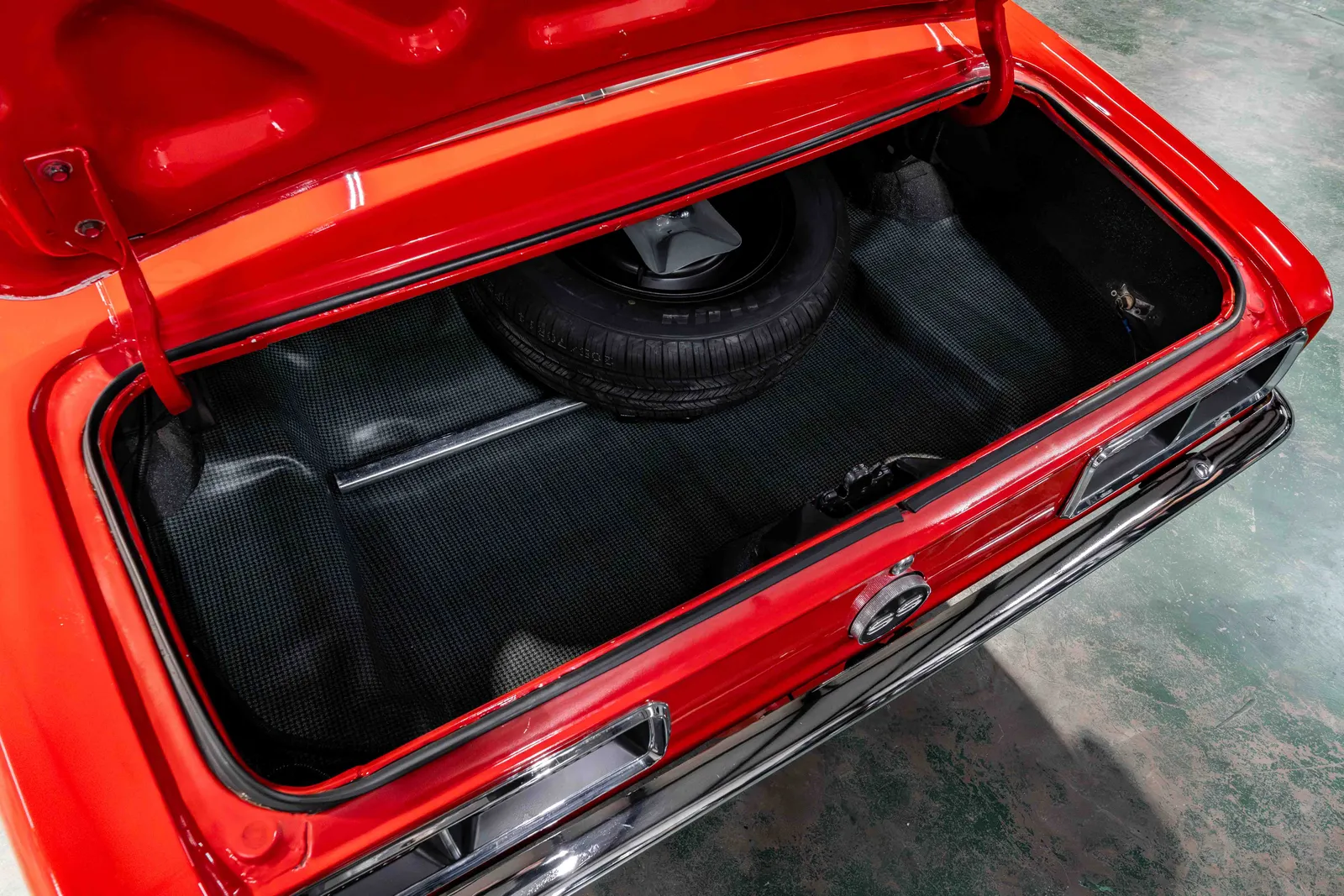 1968-Chevrolet-Camaro-Red-124378N418061-51.jpg